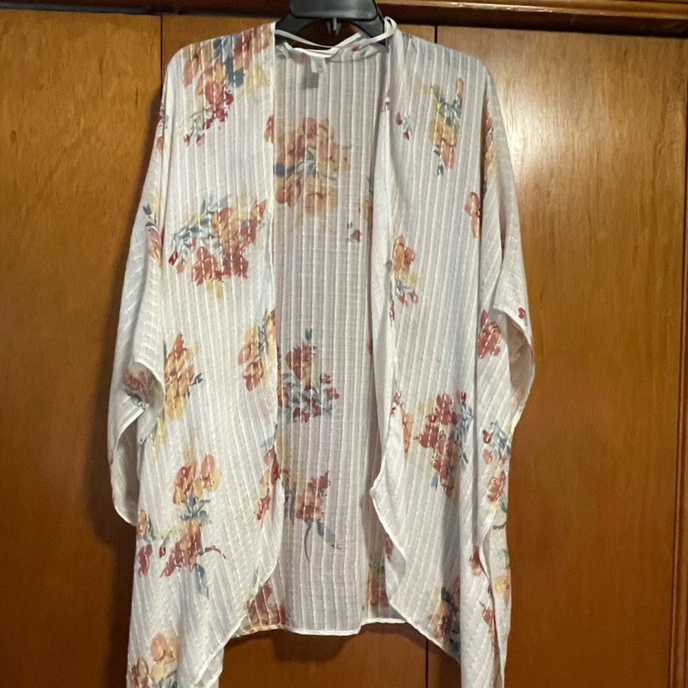⭐️Floral kimono
